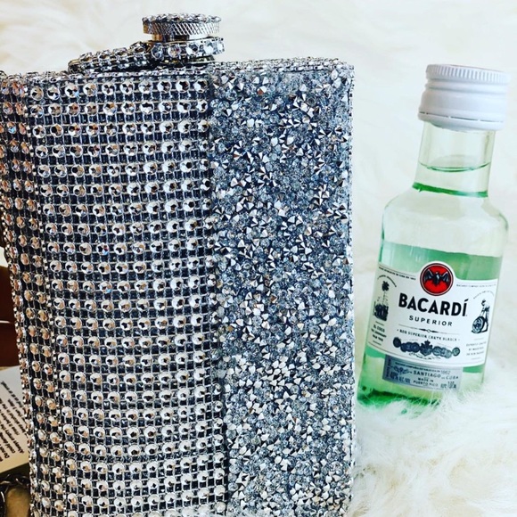 8oz Flask Clutch